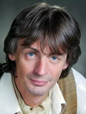 Антон Олейников